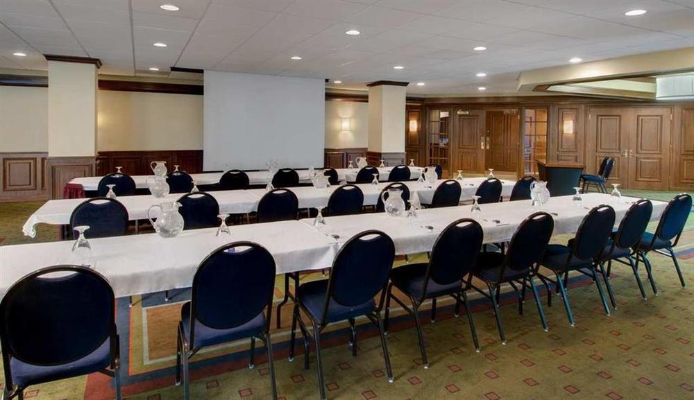 Hampton Inn & Suites Milwaukee Downtown Business photo