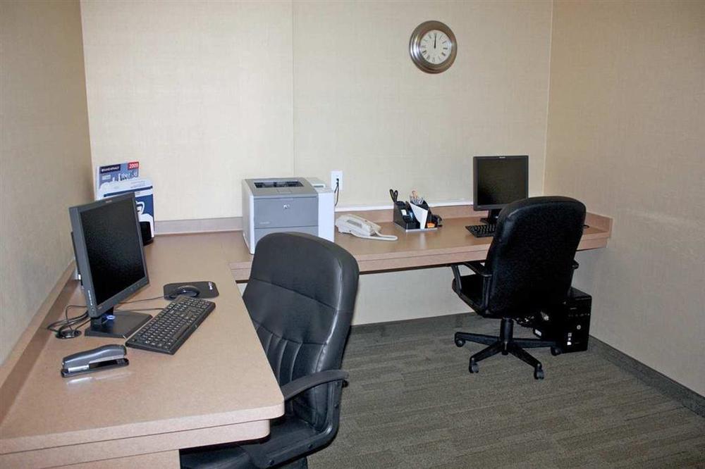 Hampton Inn & Suites Milwaukee Downtown Business photo